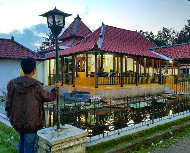 Desa Pathok Mengenal Lebih Dekat Dengan Salah Satu Masjid Pathok Negara Yang Ada Di ...